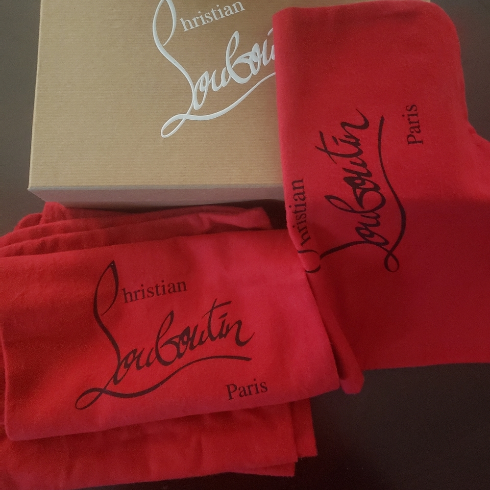 1 set of dust bags